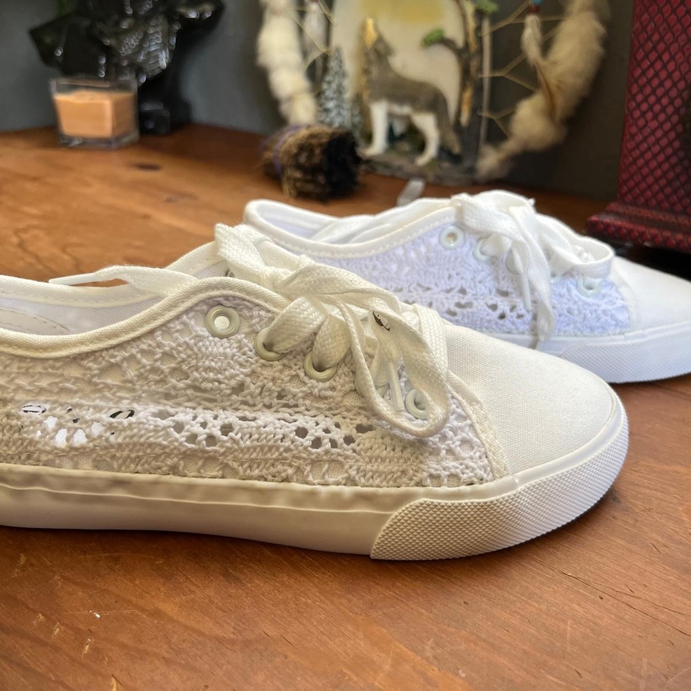 Little Girl's White Lace Sneakers